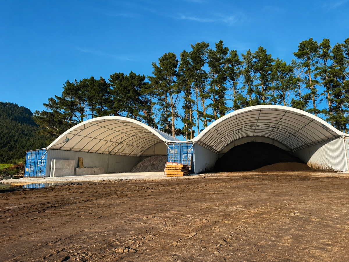 Large clear span opening on a 12m container shelter
